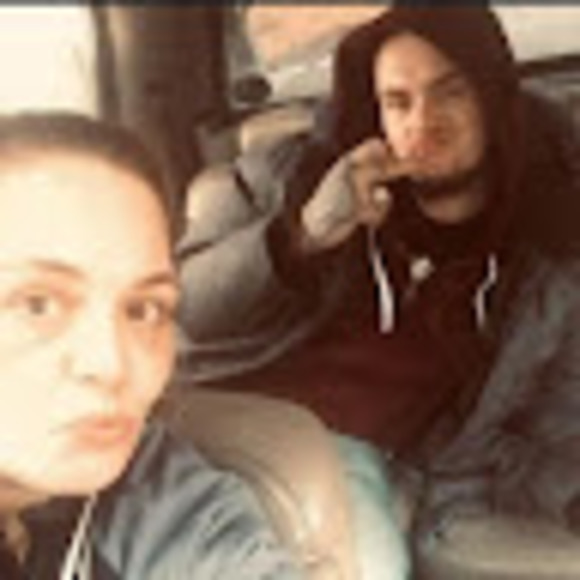 Meet your Posher, Alison - Picture 1 of 1